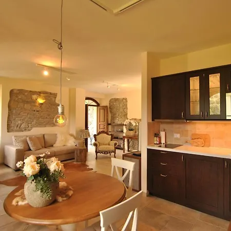 Casale Delle Farfalle 아파트 *