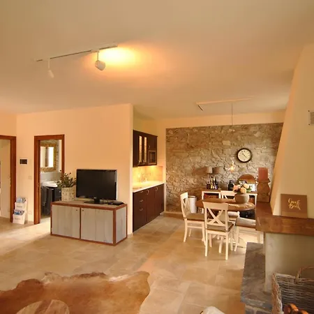 Casale Delle Farfalle 아파트